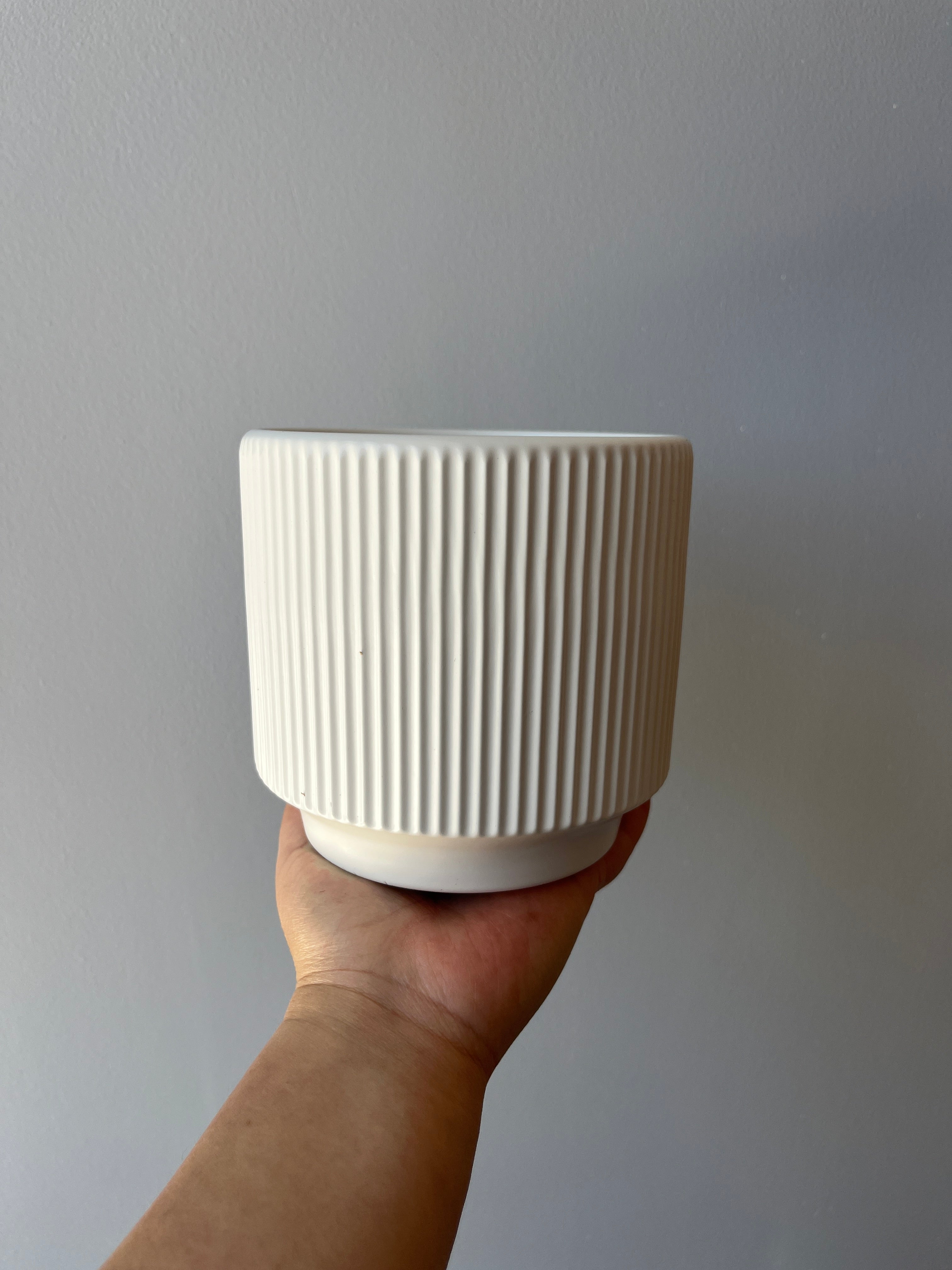 MACETERO DE CERAMICA LINEAS