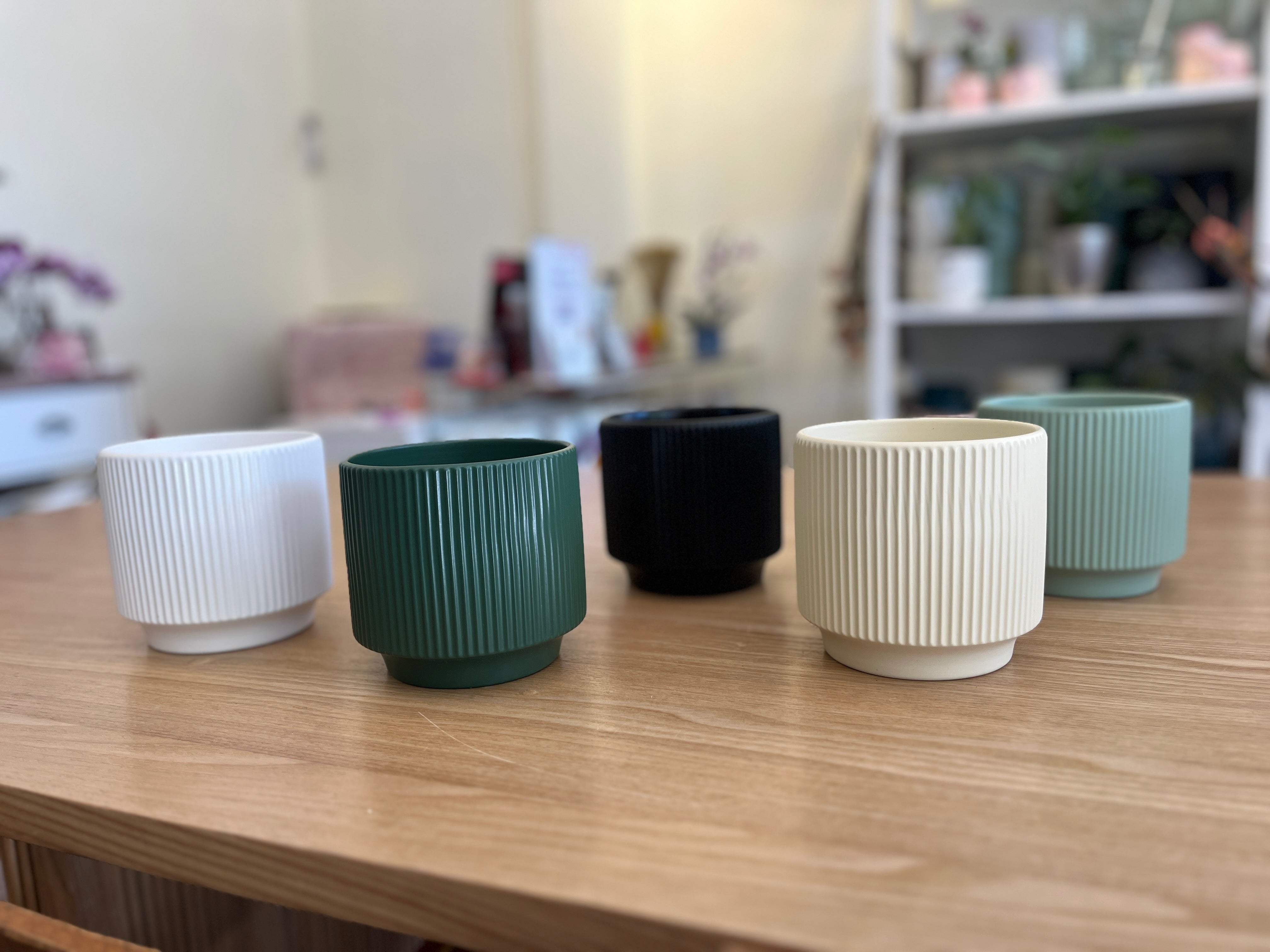 MACETERO DE CERAMICA LINEAS