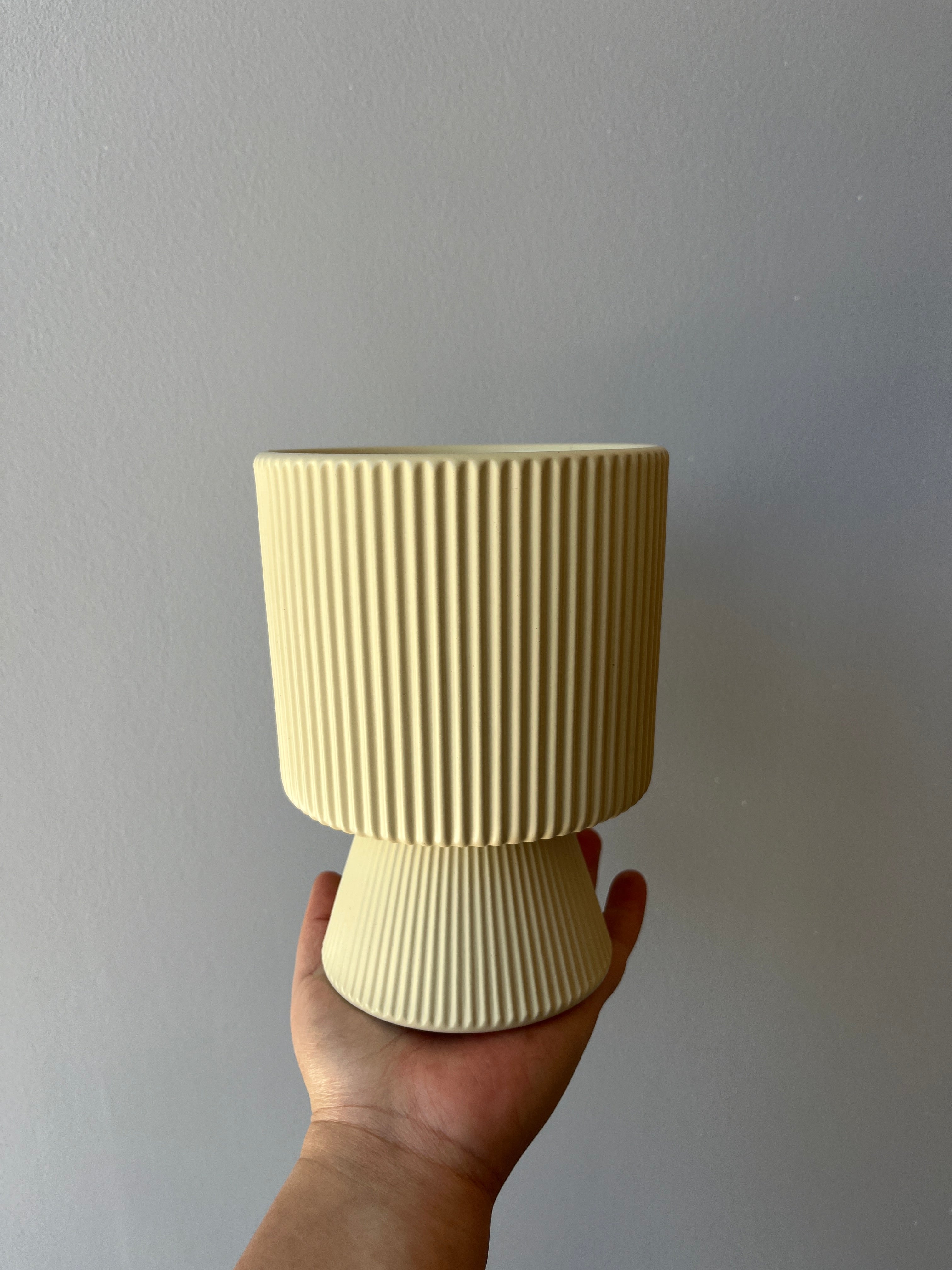 Macetero pedestal ceramica