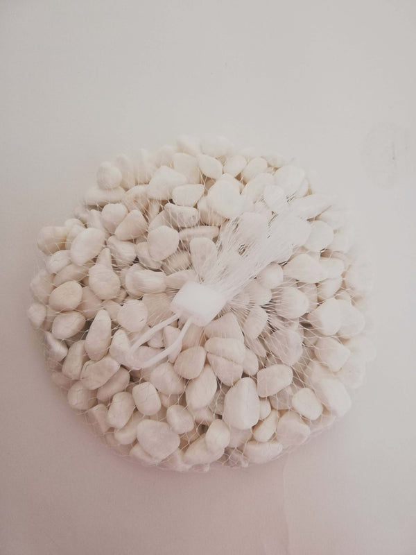 Piedras decorativas blancas