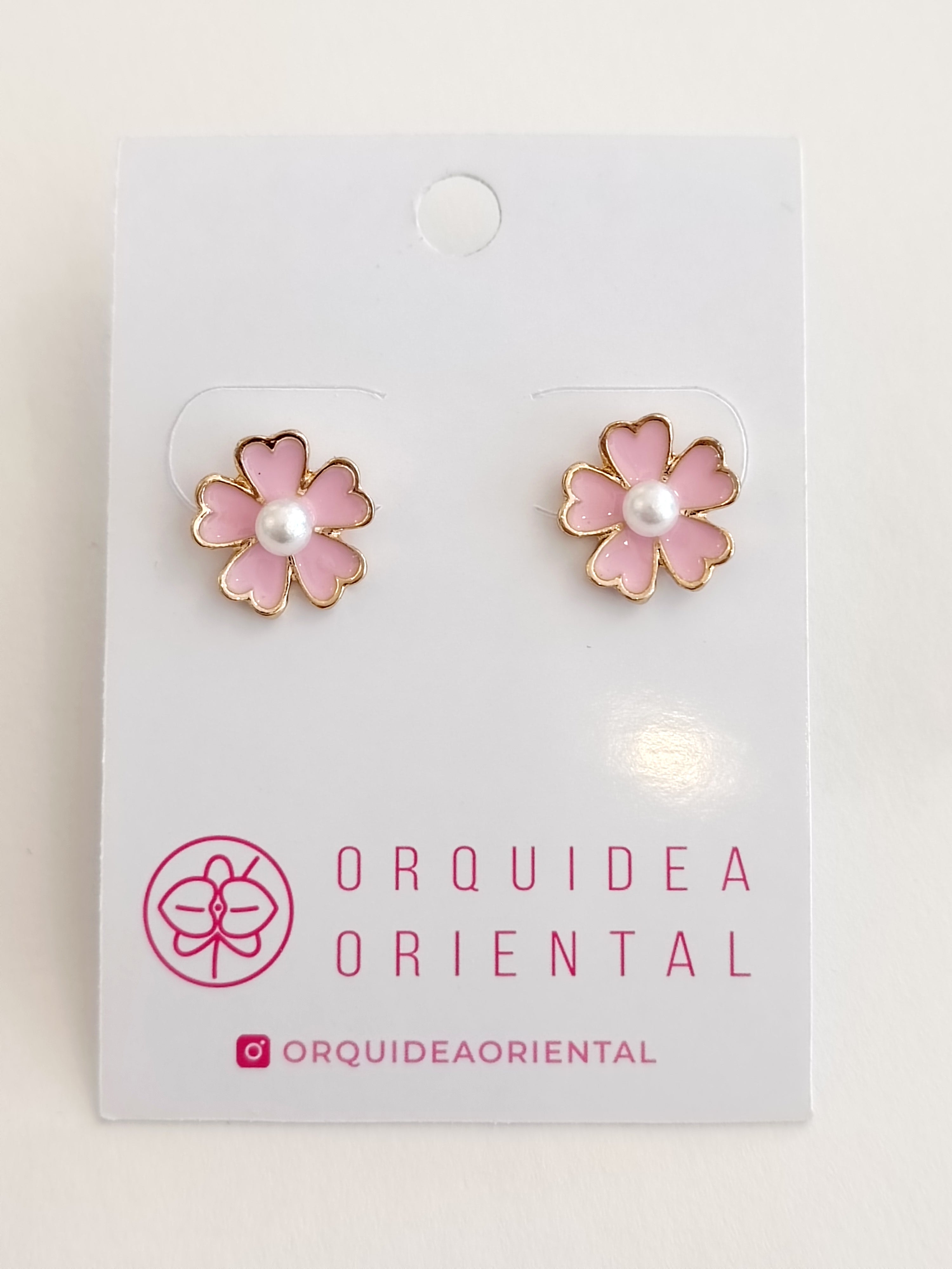 Aros de flor rosada perla