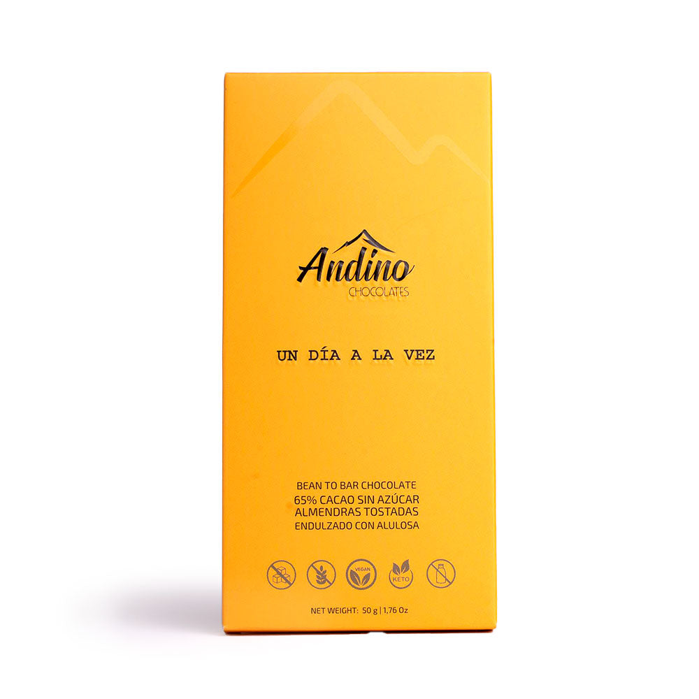 Barra de chocolate keto andino 65% con almendras tostadas sin azúcar alulosa 50g.