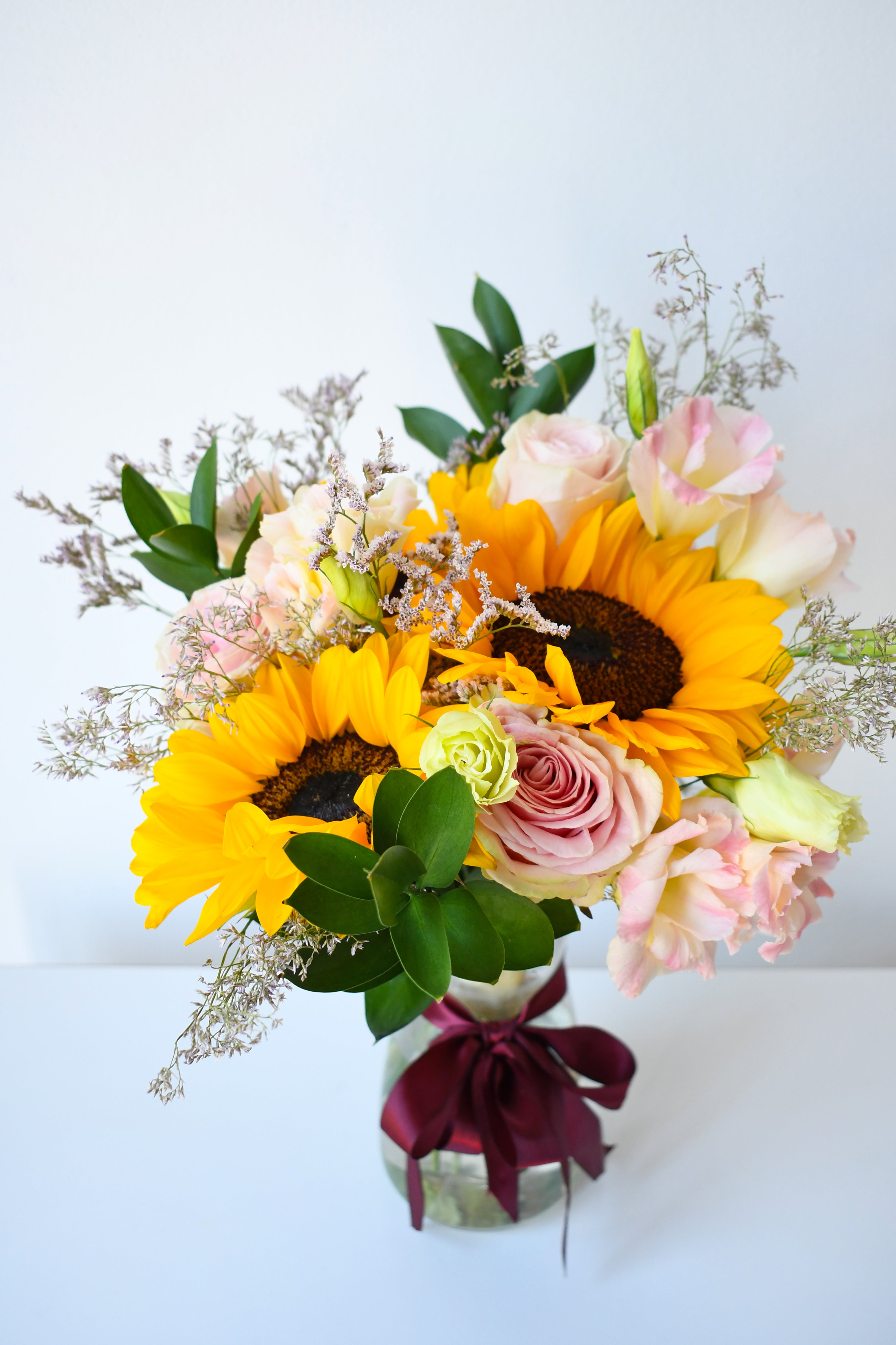 Ramo mixto de girasoles y rosas