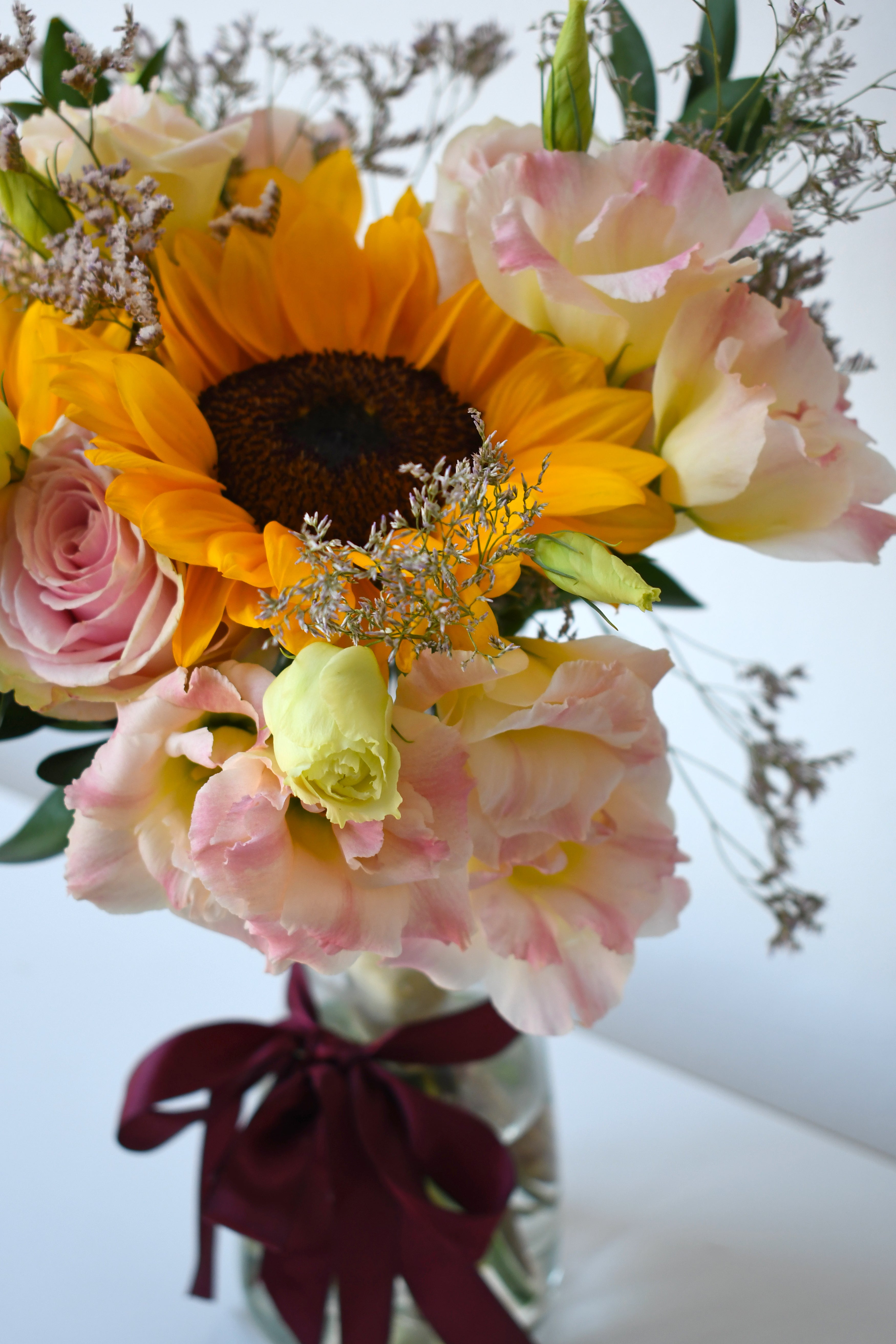 Ramo mixto de girasoles y rosas