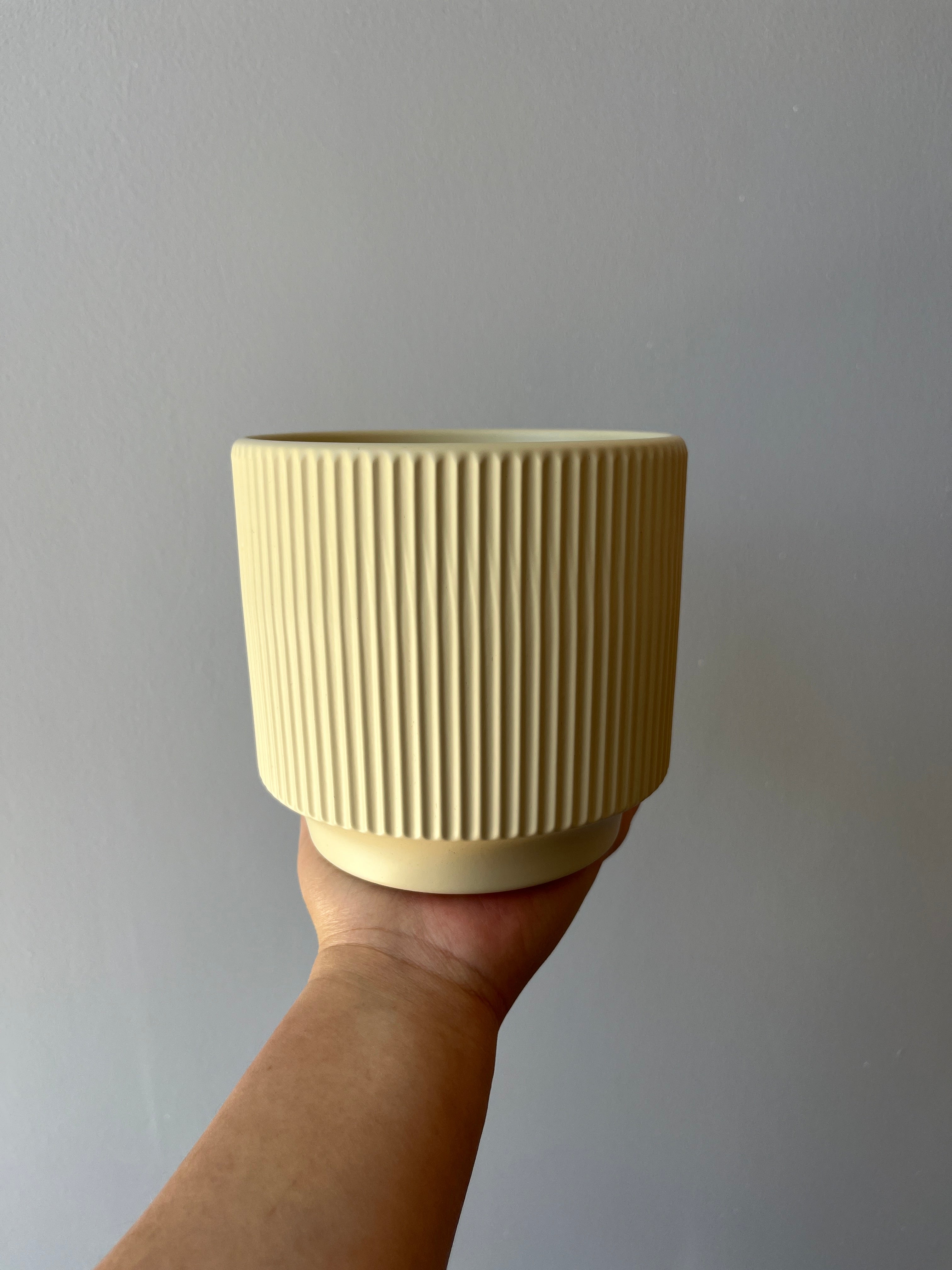 MACETERO DE CERAMICA LINEAS