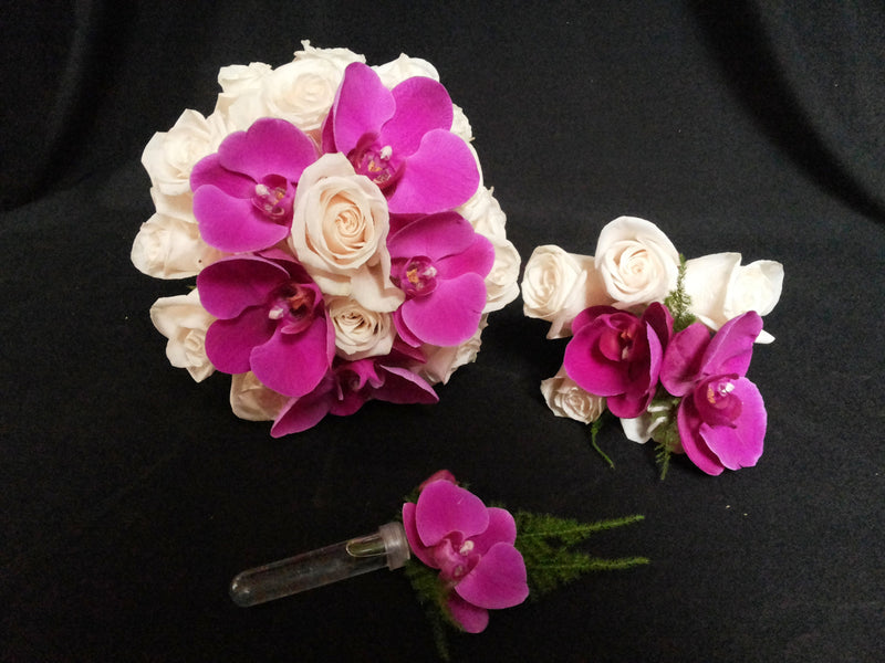 Ramo de novia esfera de orquideas con rosas